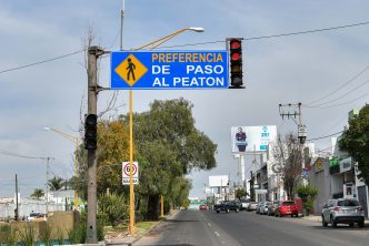 Seguridad Pública / INSTALA MUNICIPIO SEMÁFORO PEATONAL EN SEGUNDO ANILLO PONIENTE