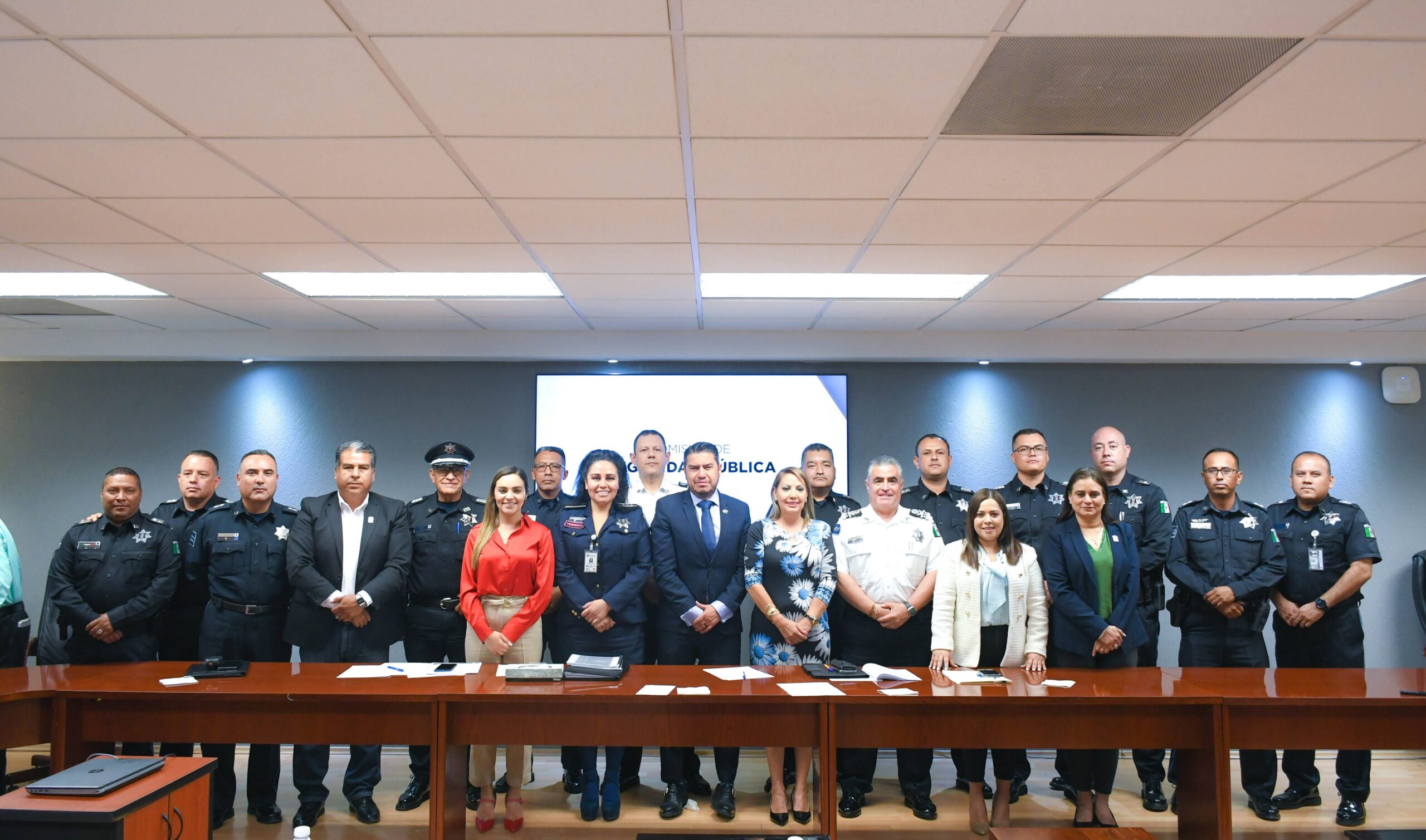 CONGRESO DE AGUASCALIENTES Y TITULARES DE SEGURIDAD PÚBLICA ACUERDAN ESTRATEGIAS DE FORTALECIMIENTO PARA CONSOLIDAR LA PAZ SOCIAL