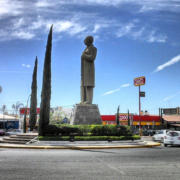 Habrá cierres en los alrededores de la glorieta a Benito Juárez; se pide a los automovilistas tomar sus precauciones.