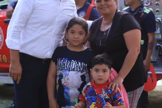 Festeja Leo Montañez el día del tianguista con comerciantes y sus familias en el parque México