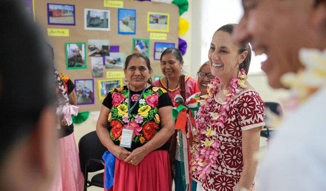 Inaugura presidenta Claudia Sheinbaum centro de salud docente con servicios ampliados del IMSS Bienestar en Santiago Astata, Oaxaca.